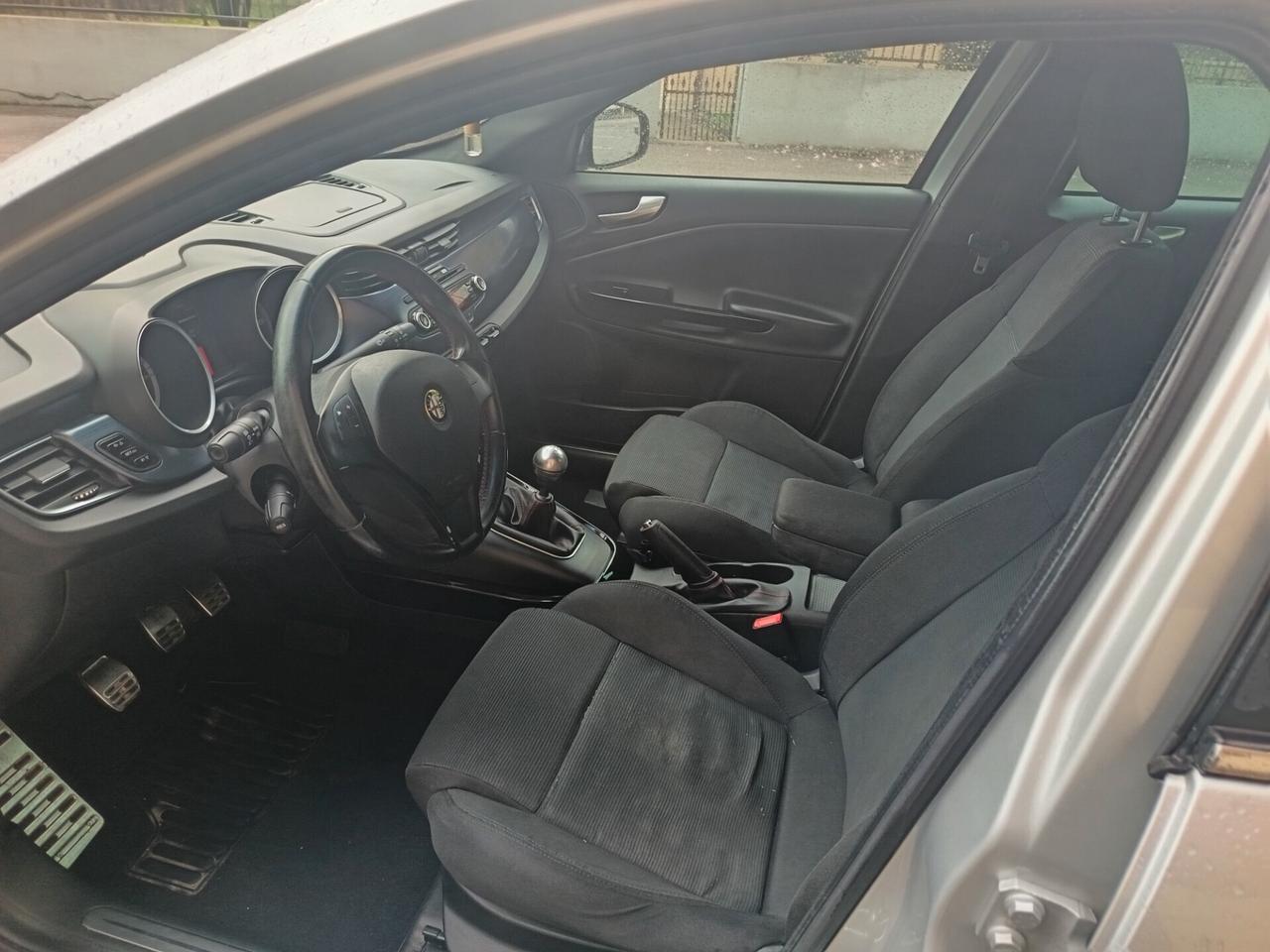 Alfa Romeo Giulietta 2.0 JTDm-2 140 CV Distinctive ok neo patente