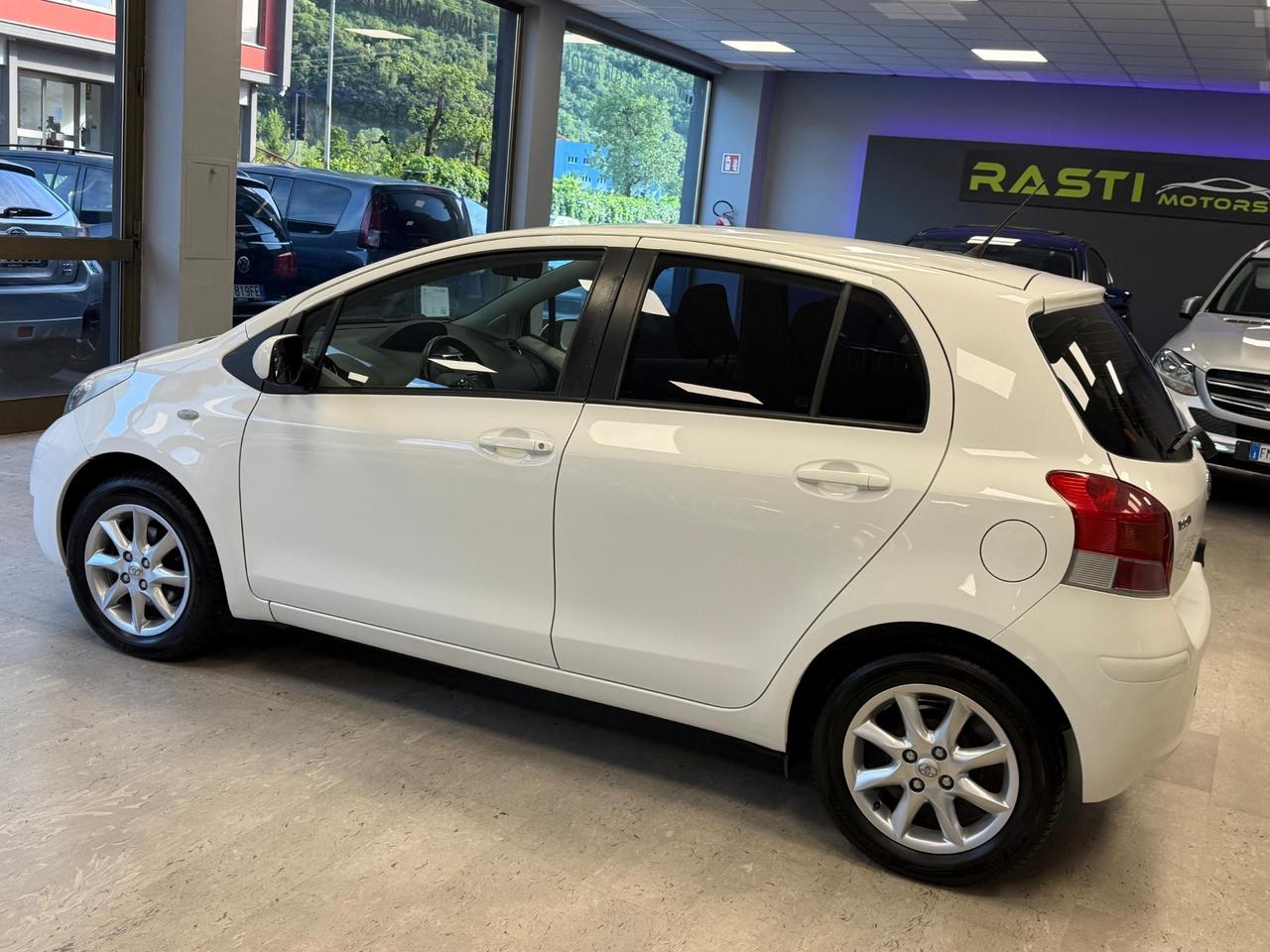 Toyota Yaris 1.3 5 porte Sol