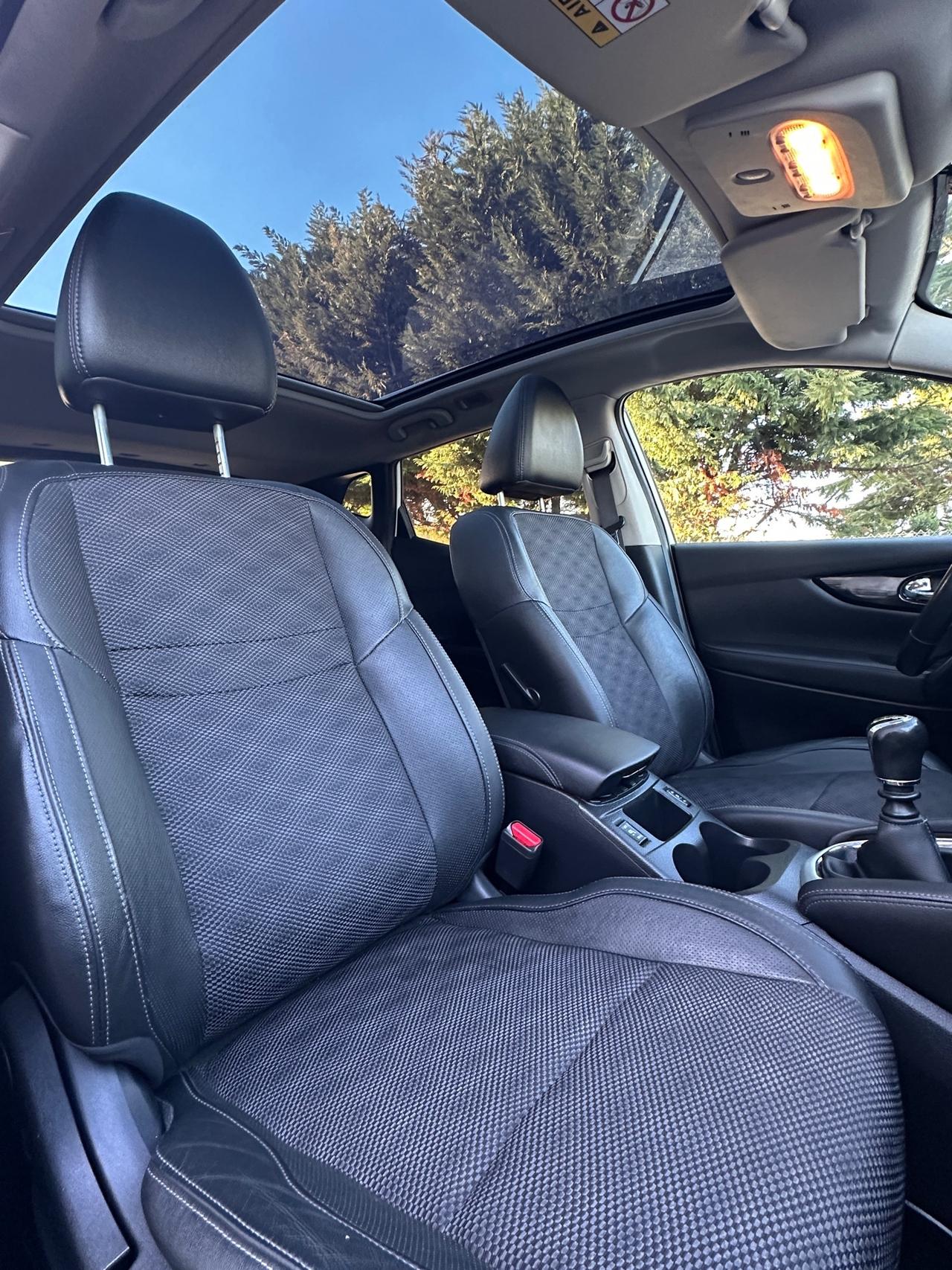 Nissan Qashqai 1.6 dCi 2WD Tekna - 2015