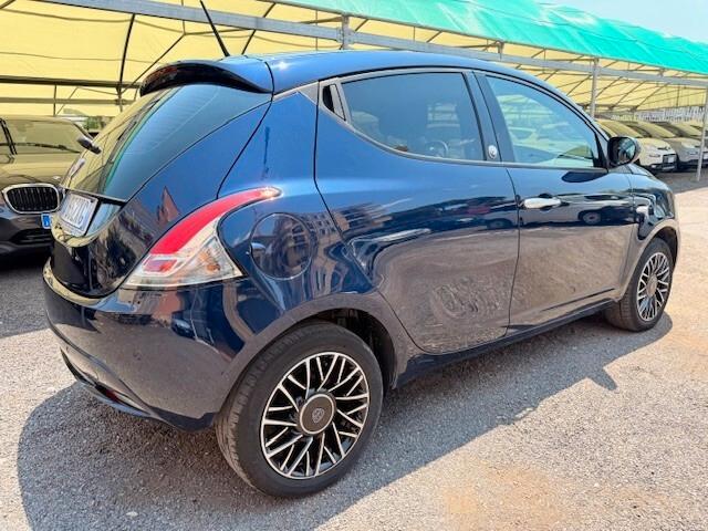 Lancia Ypsilon 1.2 69 CV 5 porte GPL Ecochic Gold