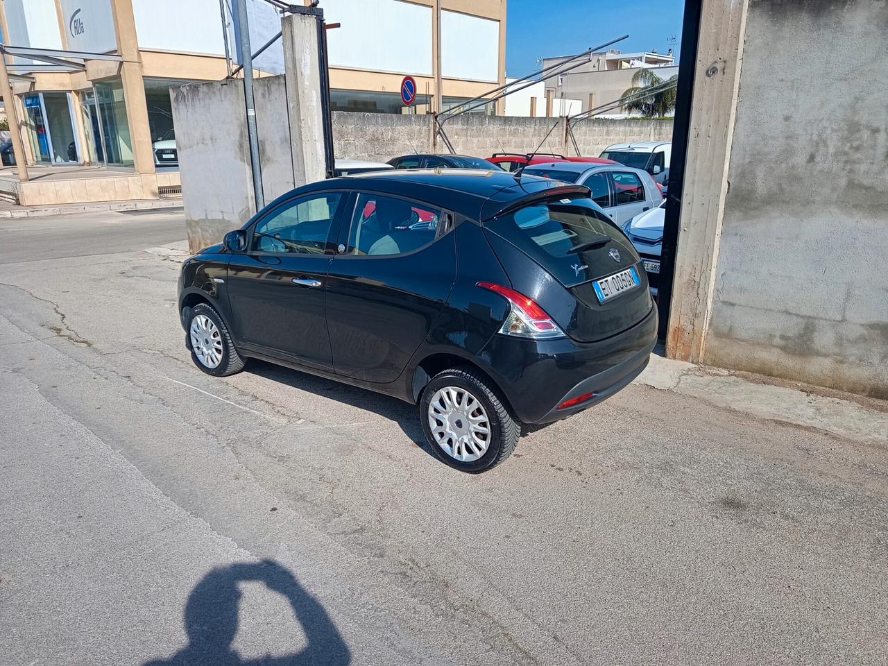 Lancia Ypsilon 0.9 TwinAir 85 CV 5 porte Metano Ecochic