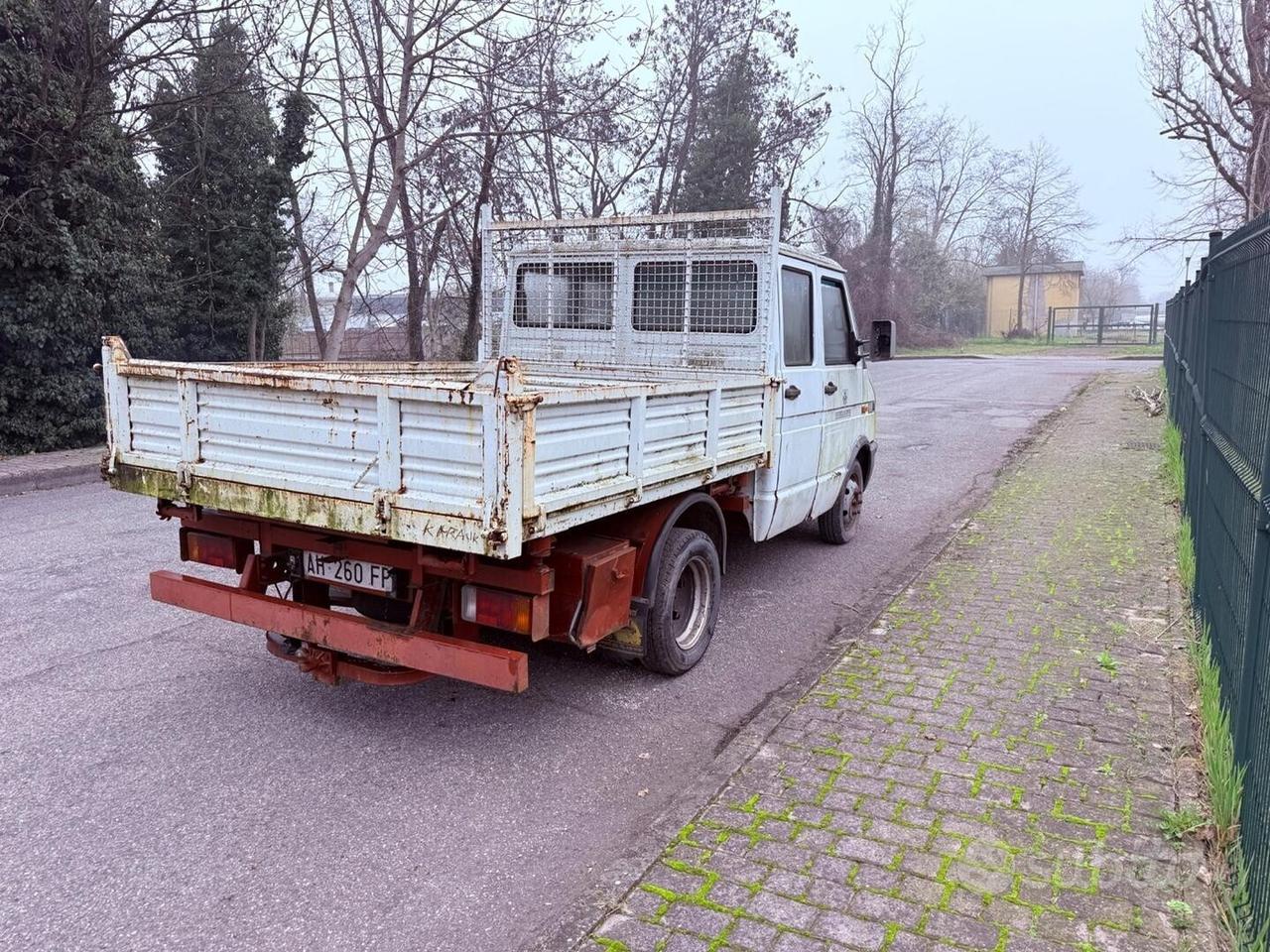 Iveco Daily 2.5 - RIBALTABILE 3 TRILATERALE 7 POST