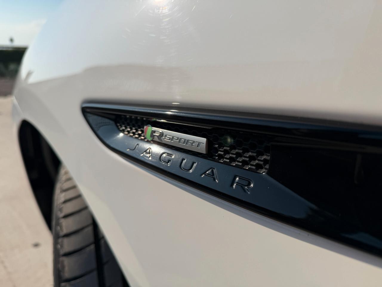 JAGUAR F-PACE R-SPORT 2017 2.0 DIESEL 241 CV *LEGGI