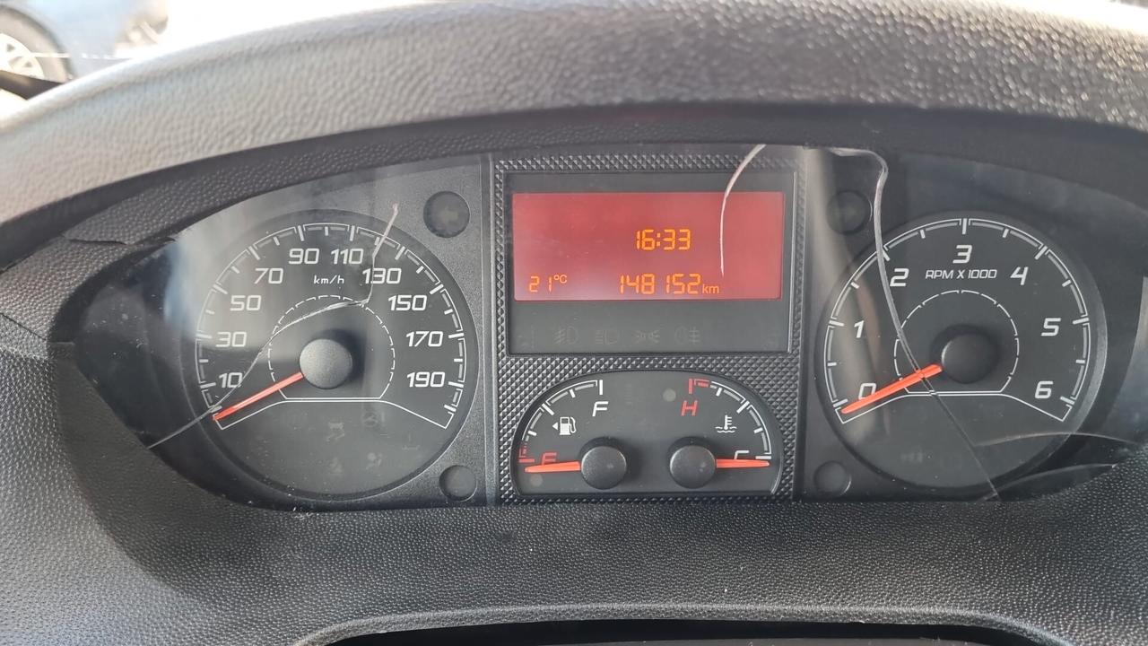 Peugeot Boxer 330 2.2 BlueHDi 140 S&S PC-TN Furgone