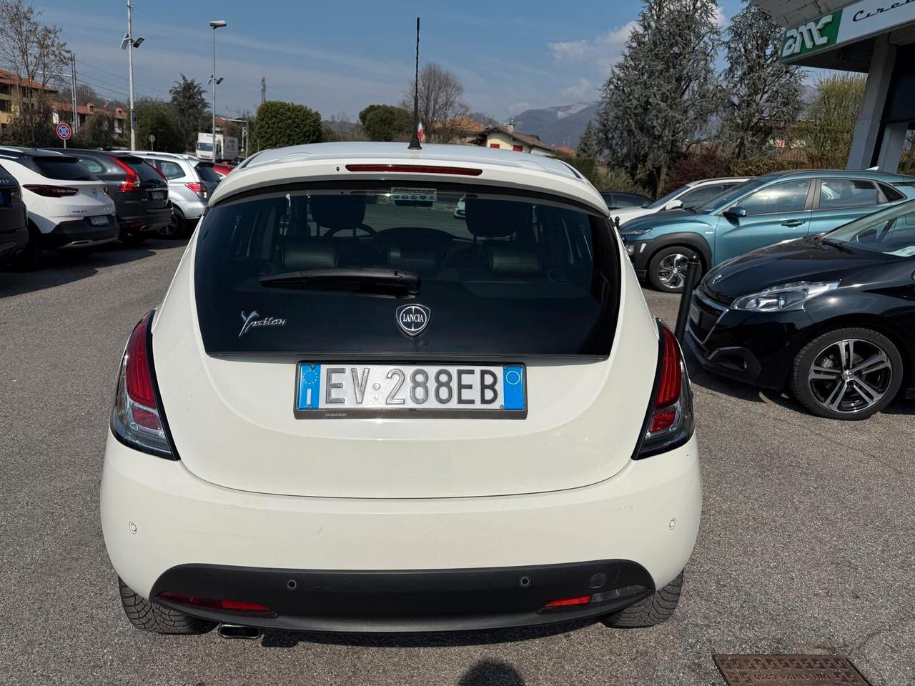 Lancia Ypsilon 0.9 TwinAir 85 CV 5 porte S&S DFN Platinum