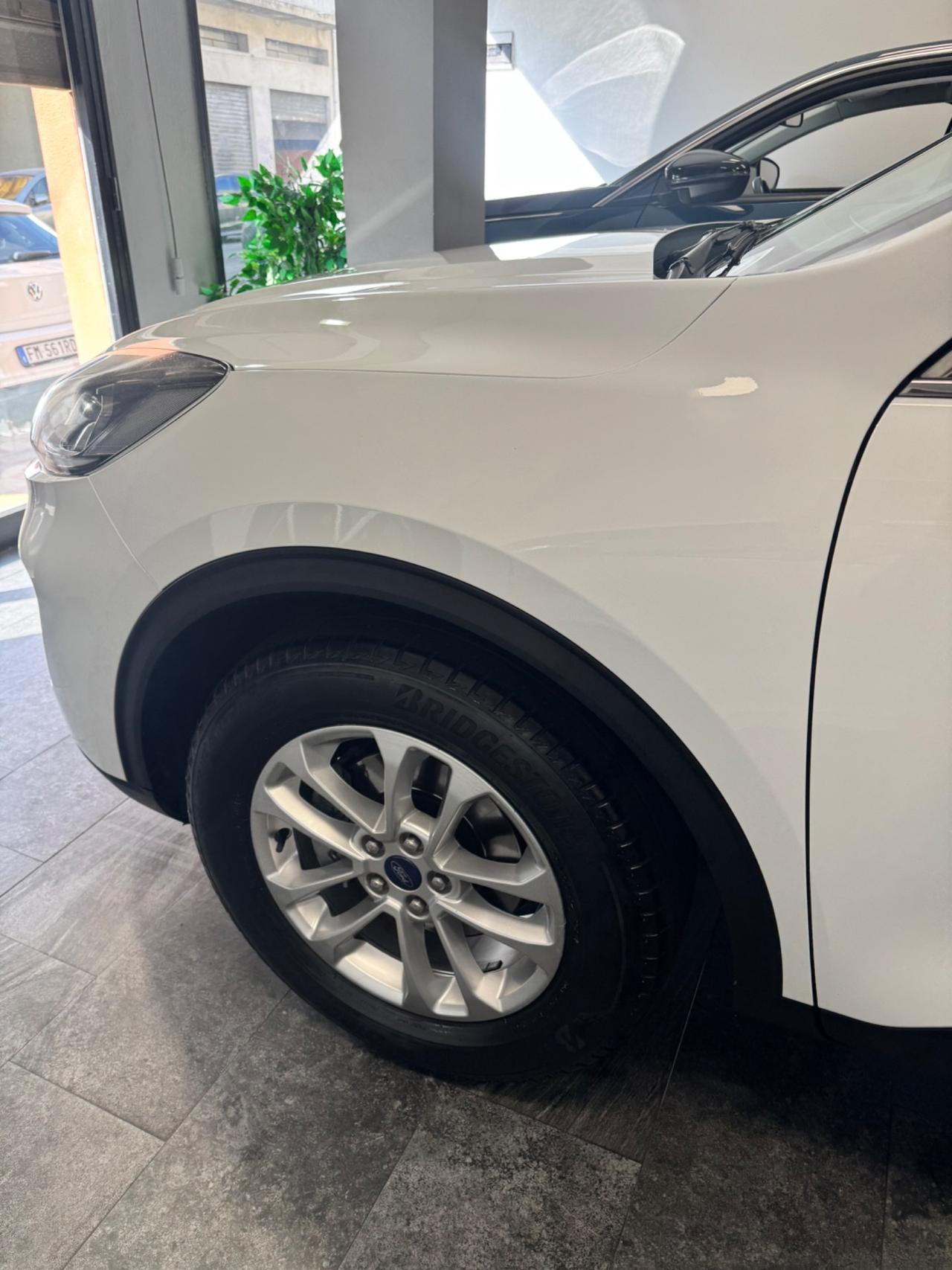 Ford Kuga 1.5 TDCi 120 CV 2WD Titanium