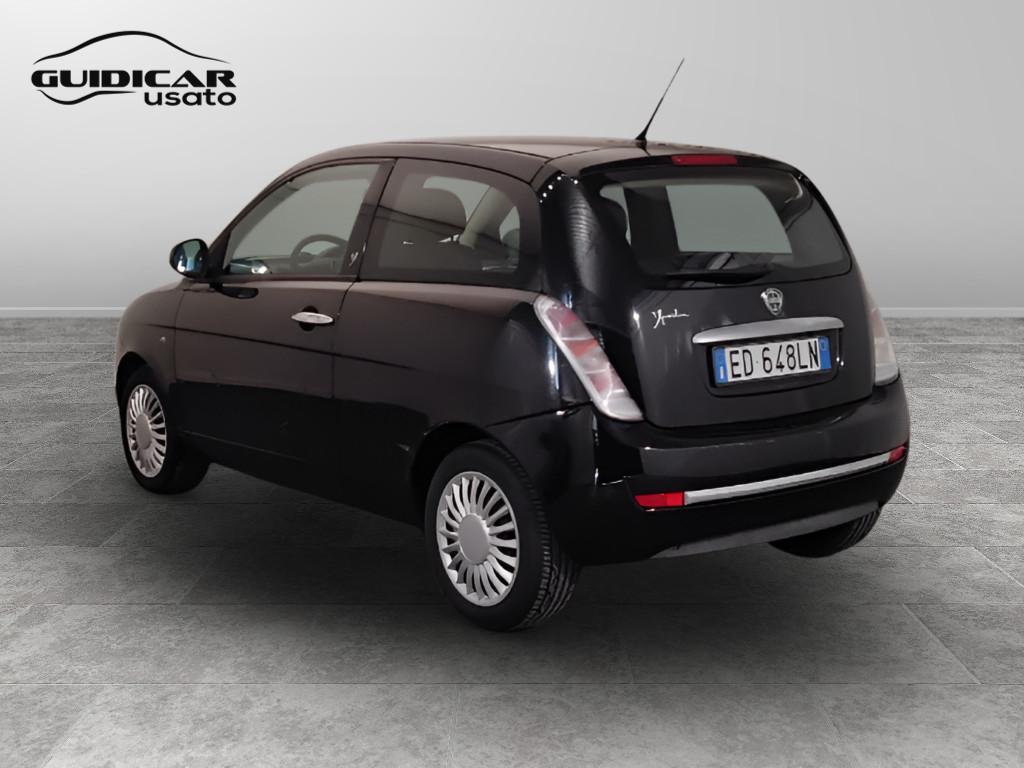 LANCIA Ypsilon II 2007 - Ypsilon 1.2 8v New Oro (oro)