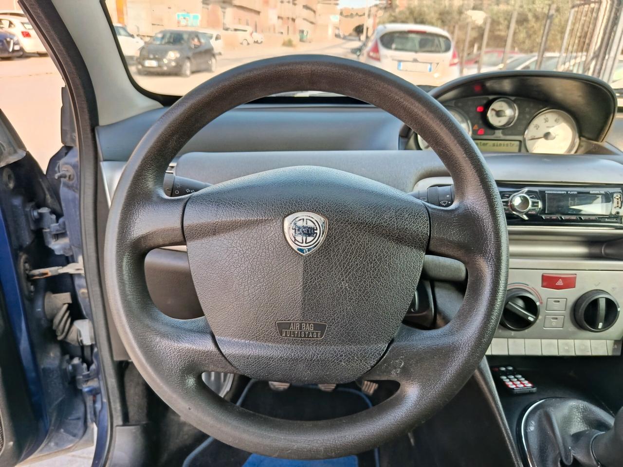 Lancia Ypsilon 1.3 MJT 75 CV Argento