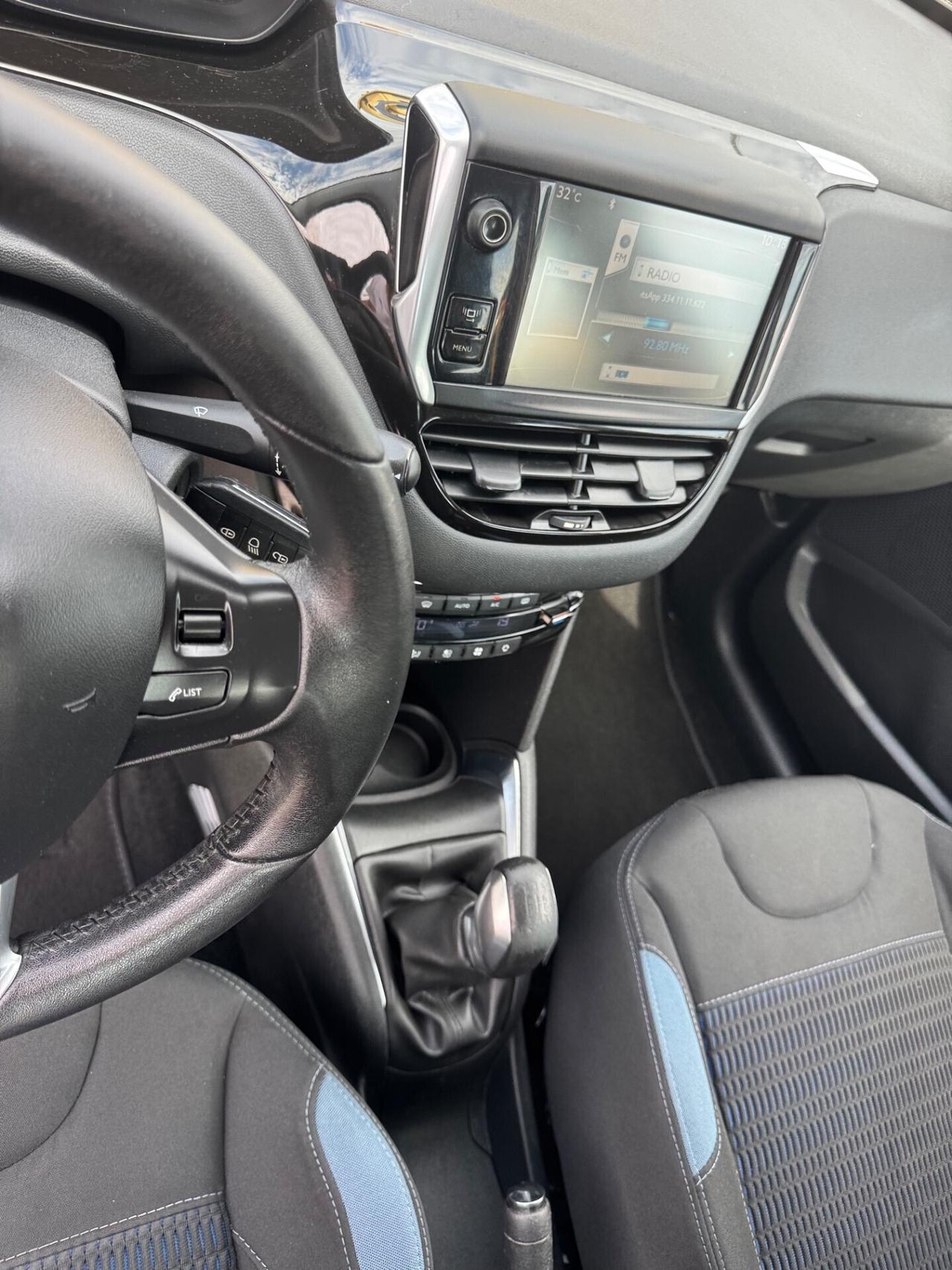 Peugeot 208 1.4 e-HDi 92 CV 5 porte neopatentati