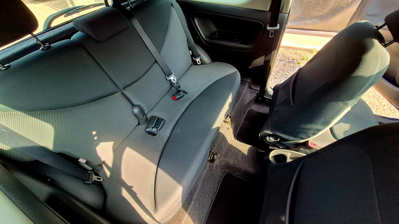 Toyota Yaris 1.0i 16V NEOPATENTATI