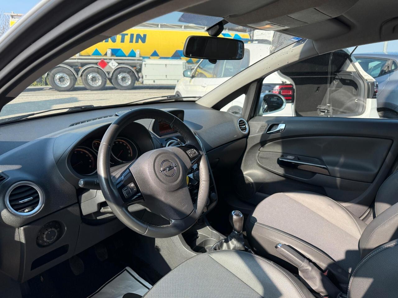 Opel Corsa 1.2 benzina Neopatentati