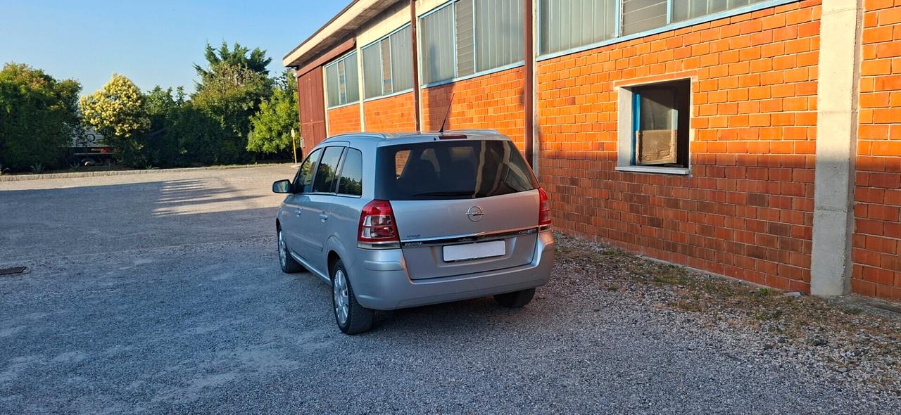 ZAFIRA MONOVOLUME 1.6 METANO 7 POSTI