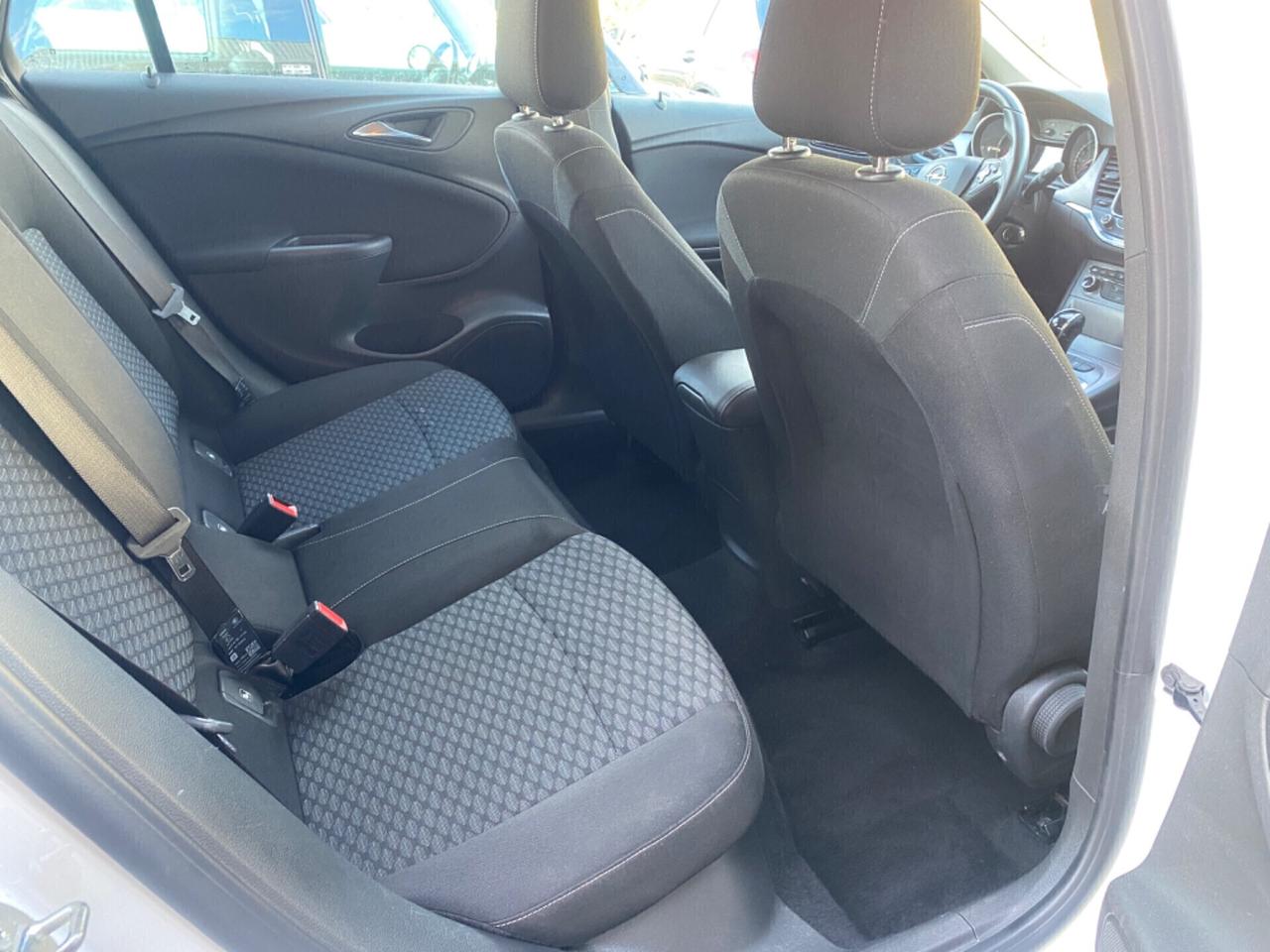 Opel Astra 1.6 CDTI Sports Tourer - automatico