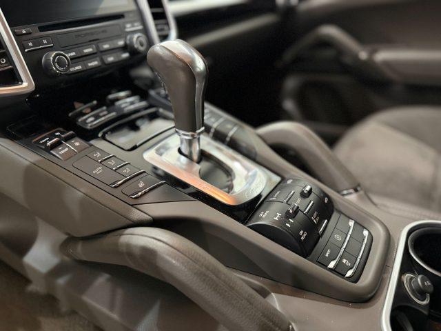 PORSCHE Cayenne 3.0 Diesel Platinum Edition