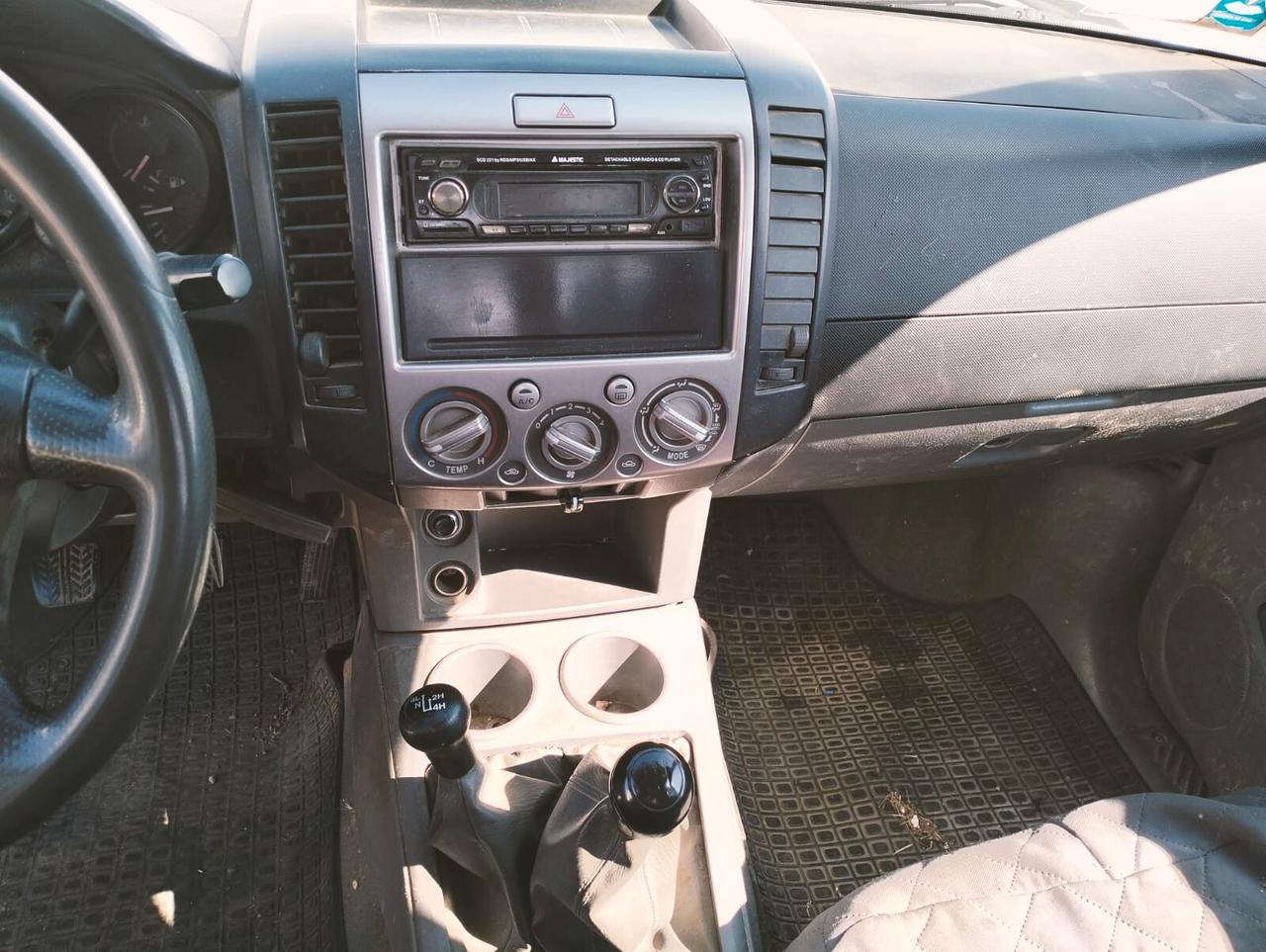 Mazda BT-50 2.5 TD 143 CV - LEGGERE
