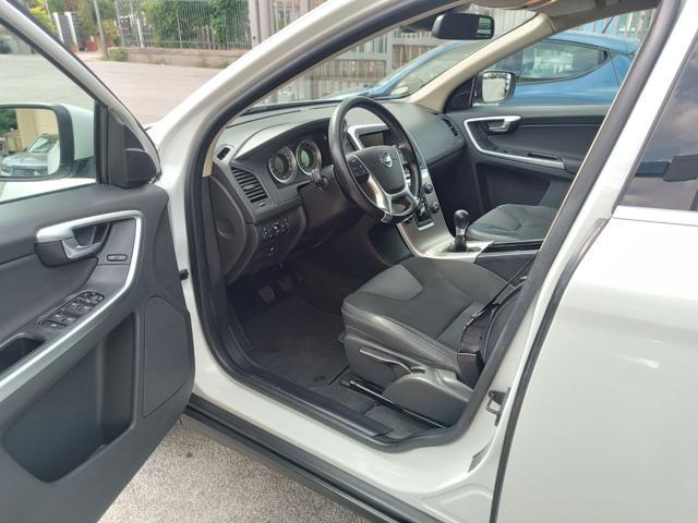 VOLVO XC60 DRIVe kINETIC 163 cv