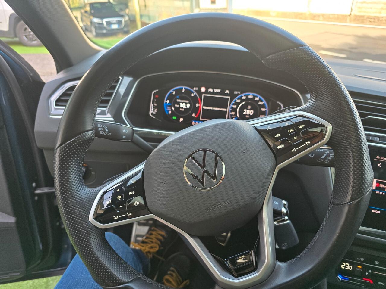 Vw Tiguan 2.0 TDI 200CV 4x4 R.line tetto apribile-2021