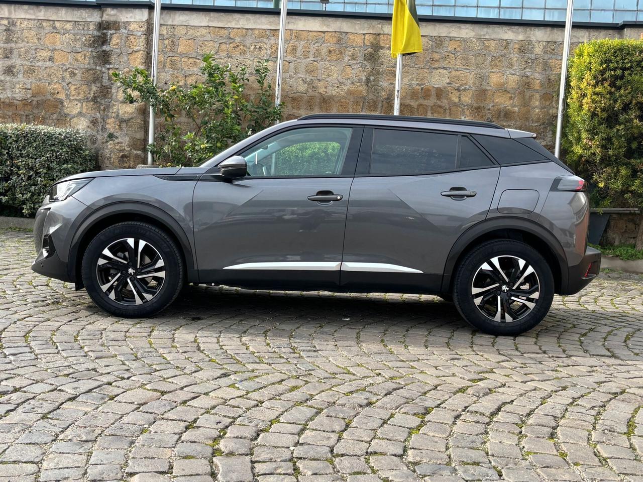 Peugeot 2008 BlueHDi 100 S&S Allure Navi Pack