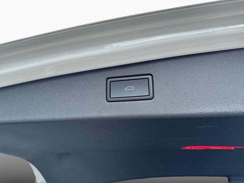 Volkswagen Tiguan Tiguan 1.5 eTSI 150 CV ACT DSG R-Line Camera 360° Led Matrix 20"