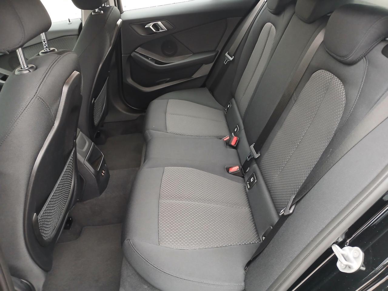 BMW 116 116D BUSINESS ADVANTAGE 2021