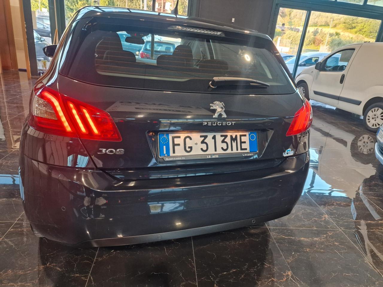 Peugeot 308 BlueHDi 100 S&S Business