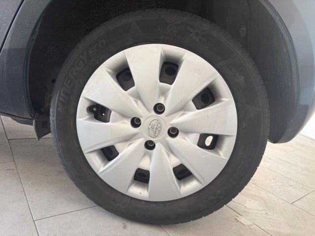 TOYOTA Yaris 1.0 5PORTE Sol