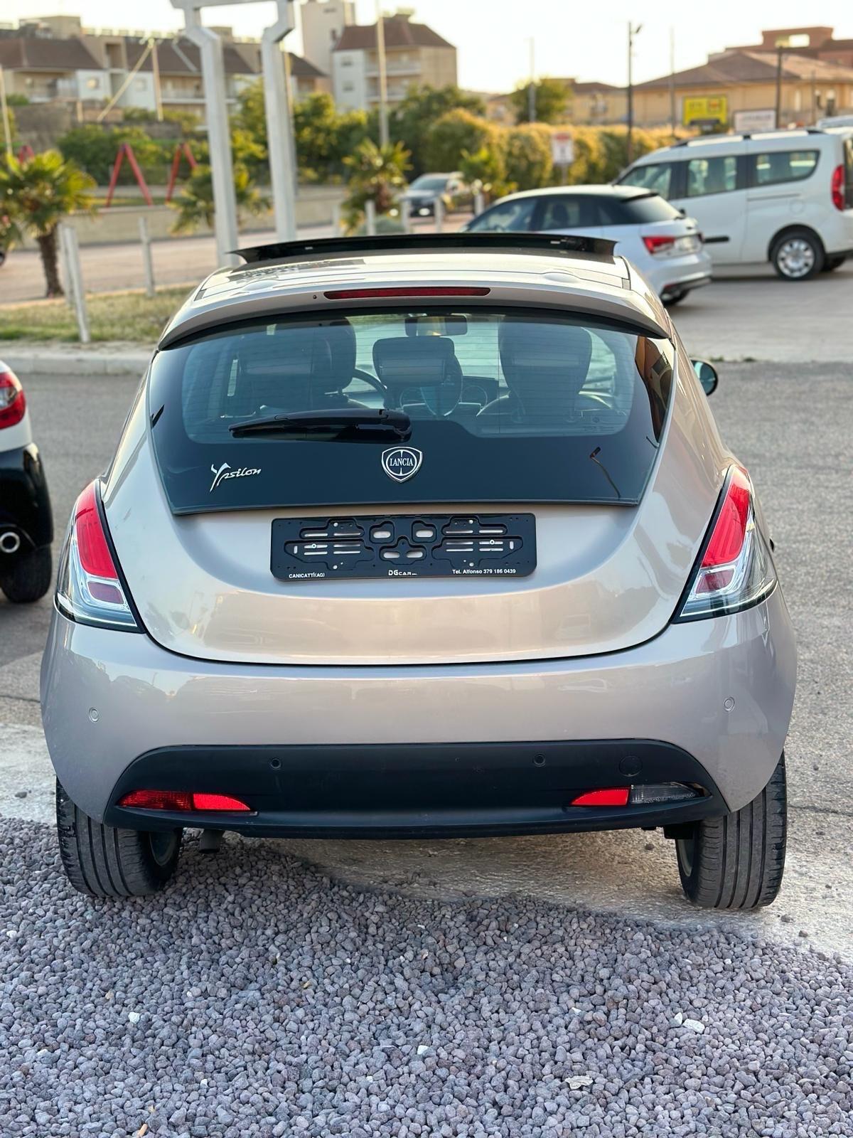 Lancia Ypsilon 0.9 TwinAir 85 CV 5 porte S&S Platinum