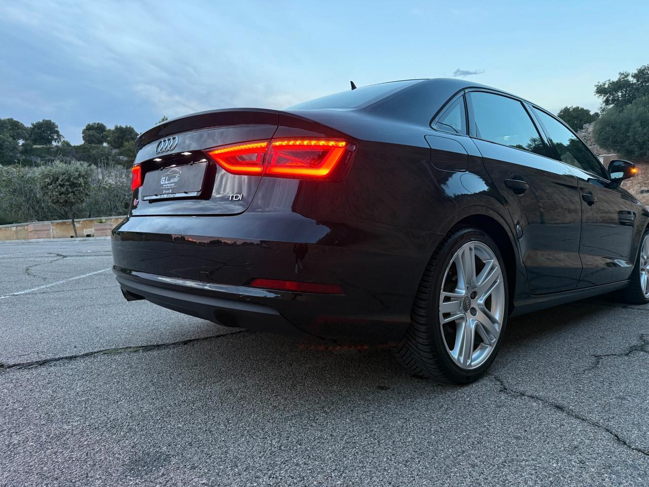 Audi A3 SEDAN/2.0 TDI 150CV/CERCHI 18"/LED/NAVI