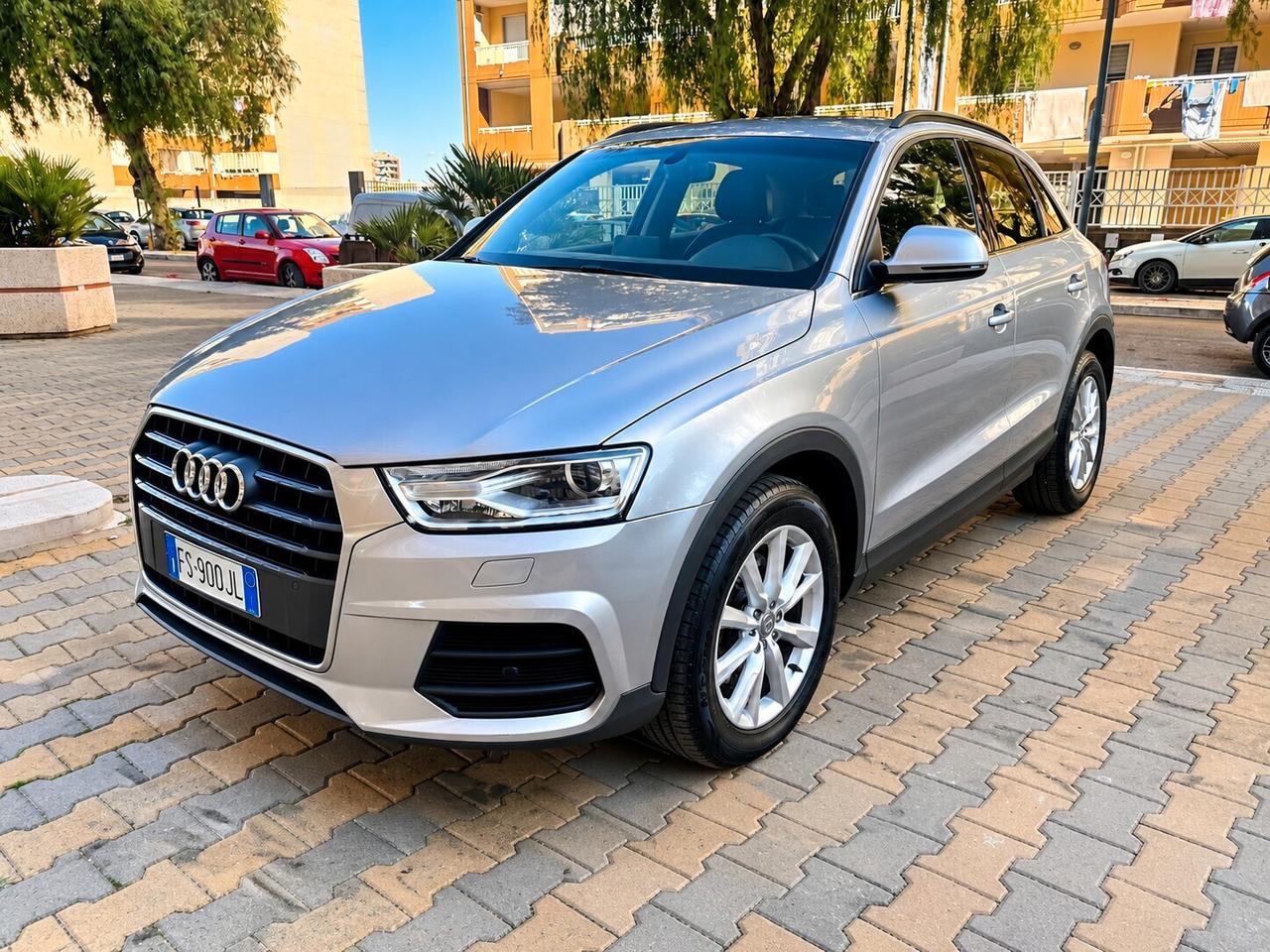 Audi Q3 2.0 TDI 120 CV Business