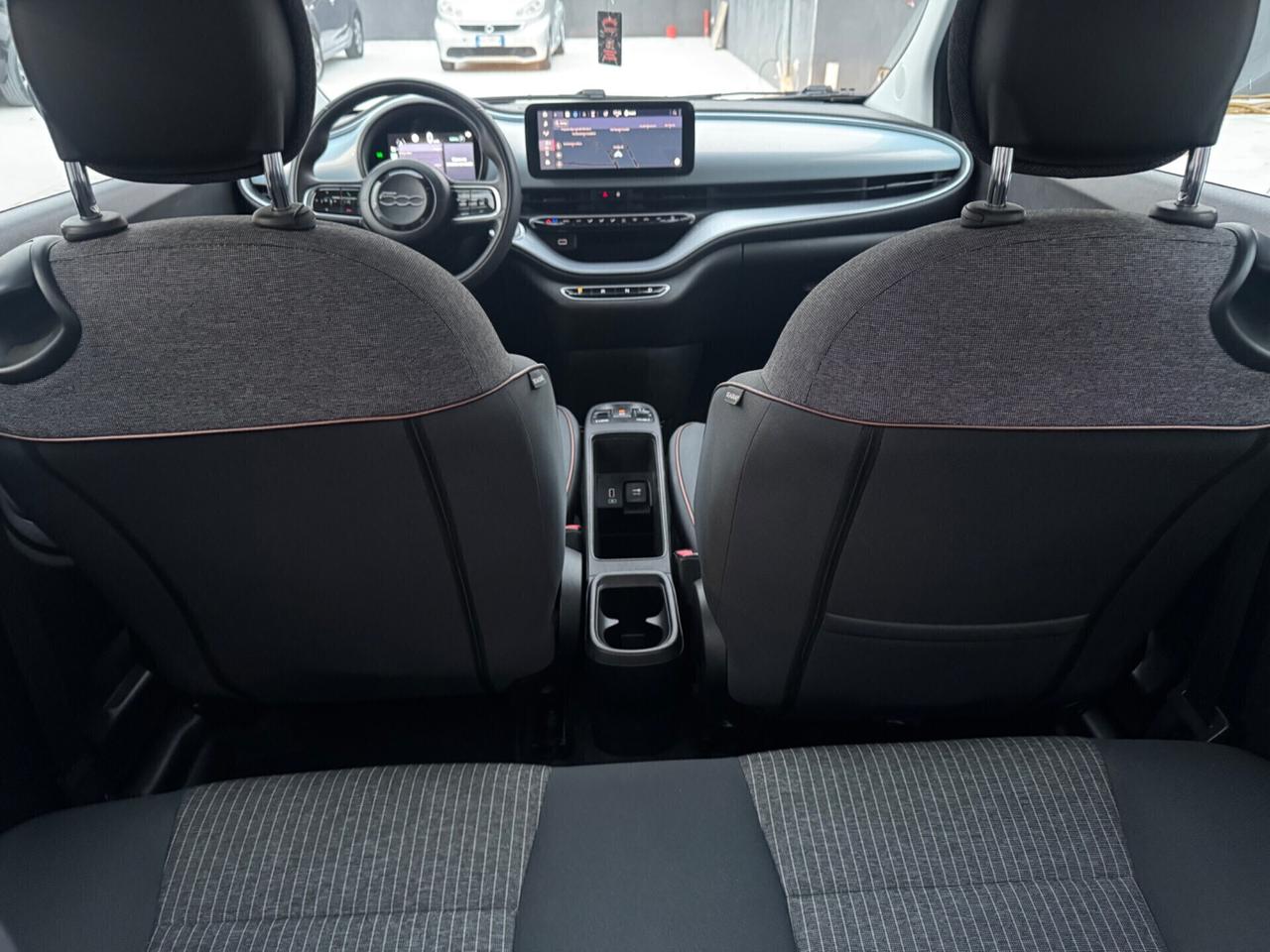 Fiat 500 500e Berlina 42 kWh La Prima