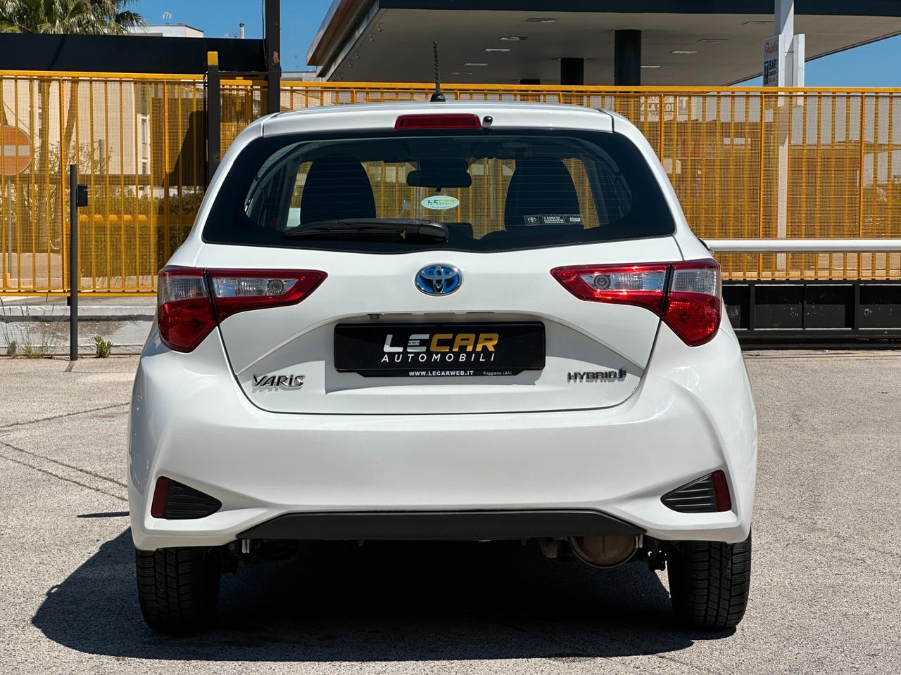 TOYOTA Yaris 1.5 Hybrid 5 porte Business