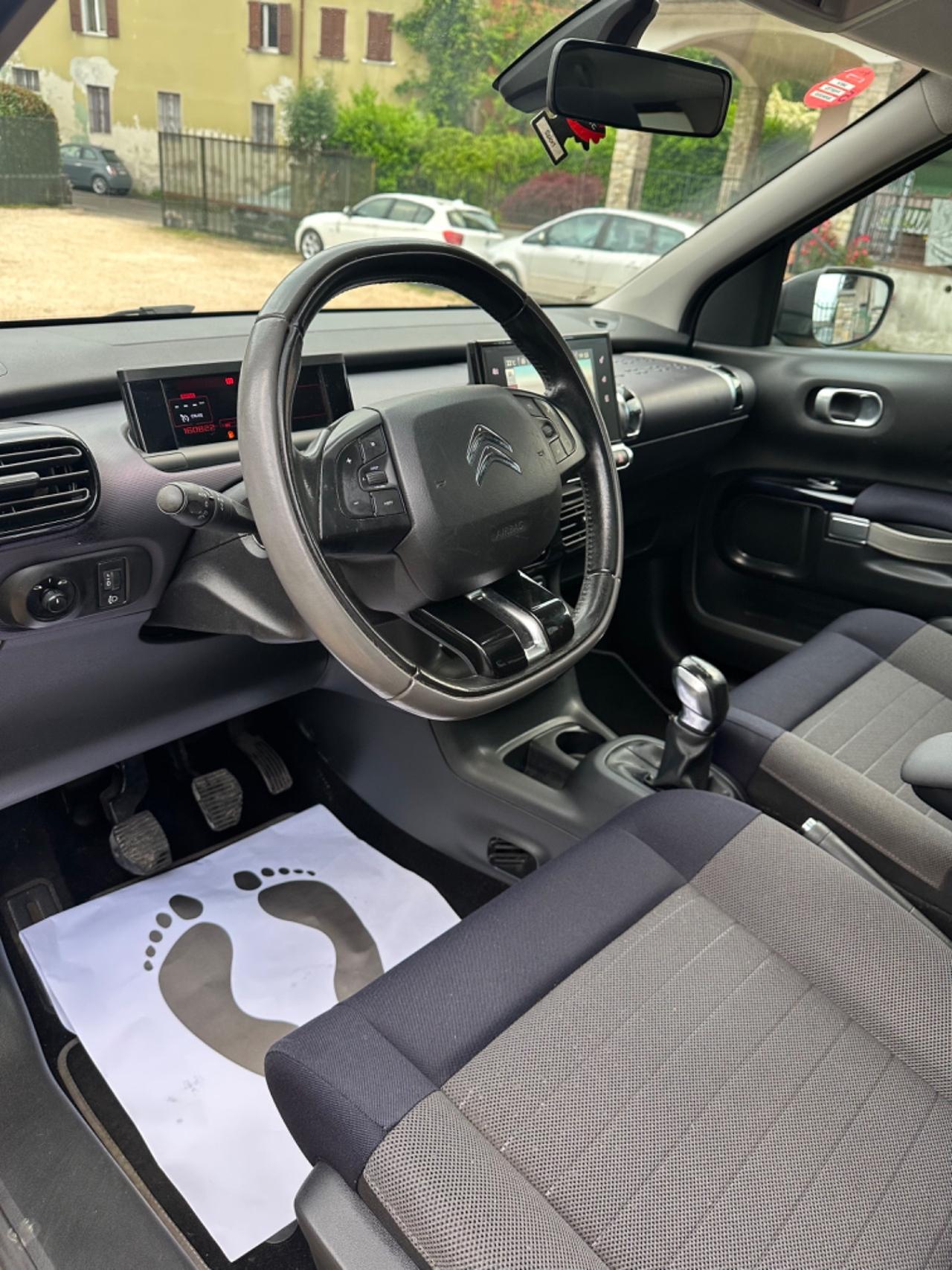 Citroen C4 CACTUS BLUEHDi 100 SHINE PANORAMA KMCERT