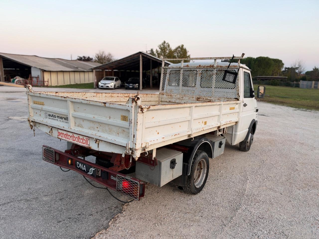 Iveco daily 35-8 cassone ribaltabile ruote gemellate