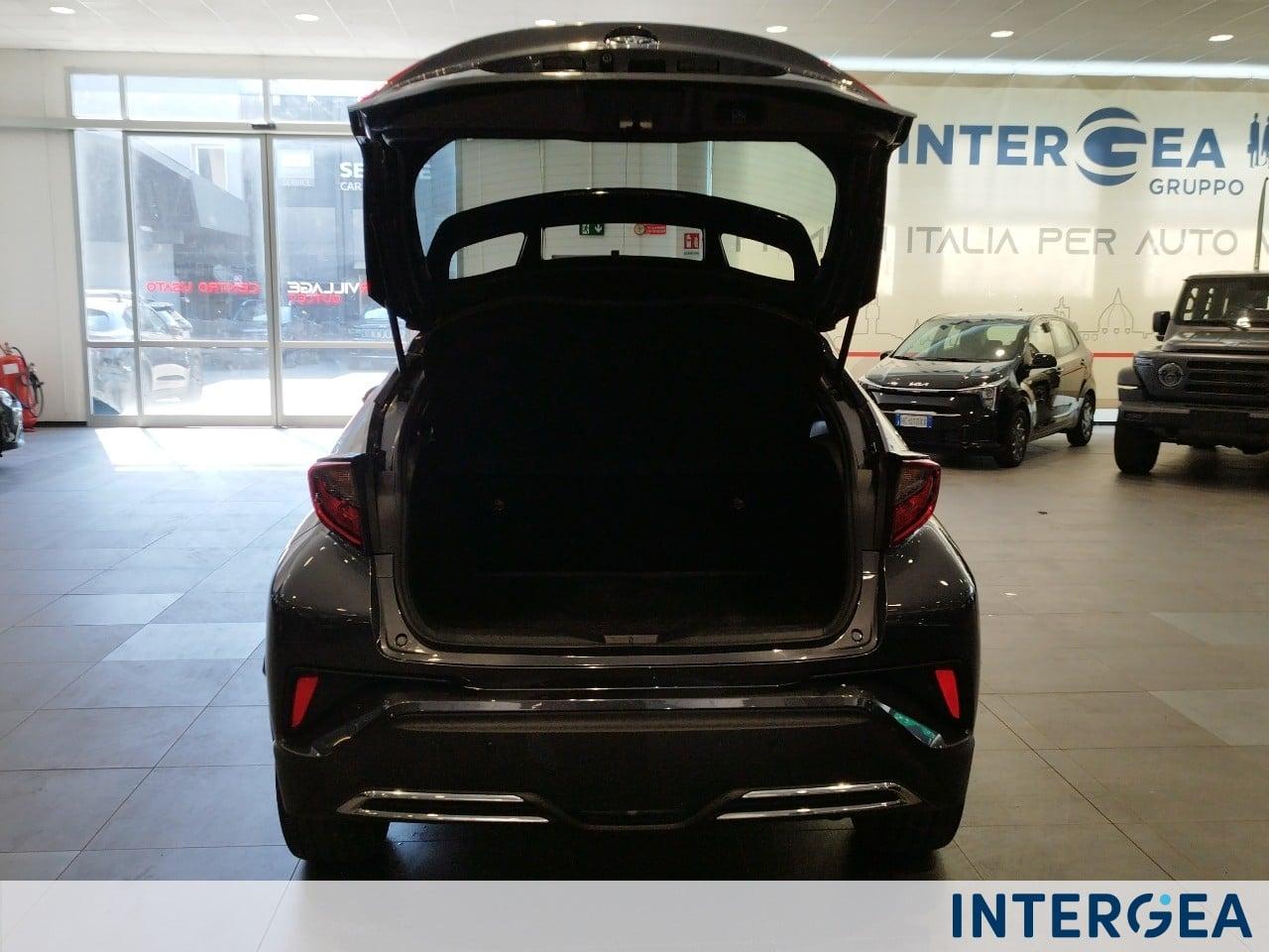 TOYOTA C-HR 2.0h Trend e-cvt