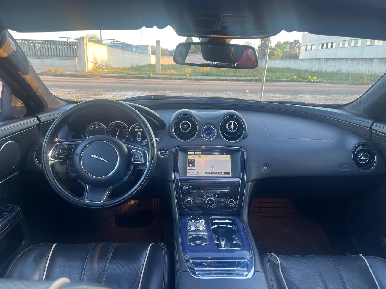 Jaguar XJ 3.0D V6 Premium Luxury - 2012