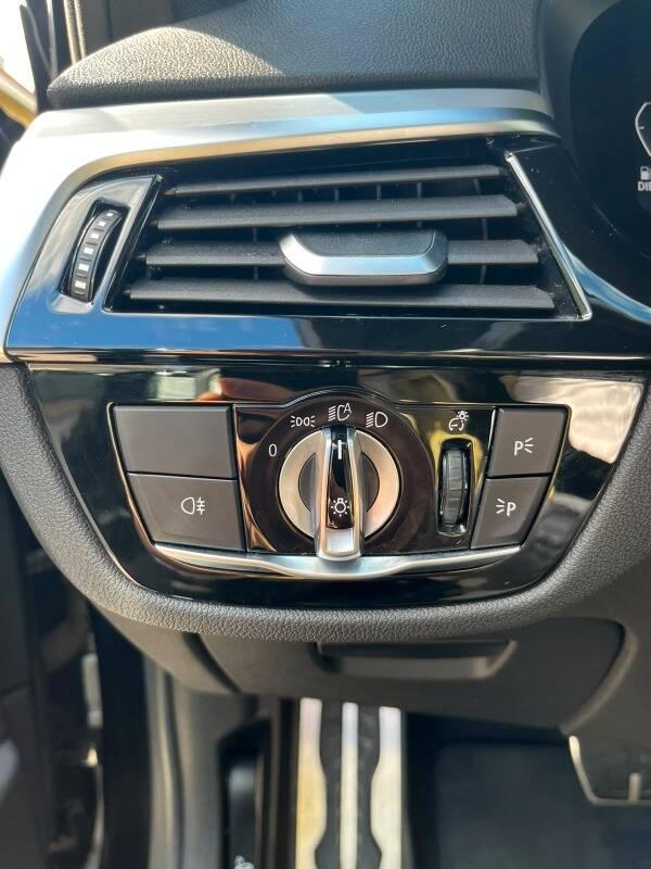 BMW Serie 5 Berlina 520d mhev 48V xdrive Msport auto
