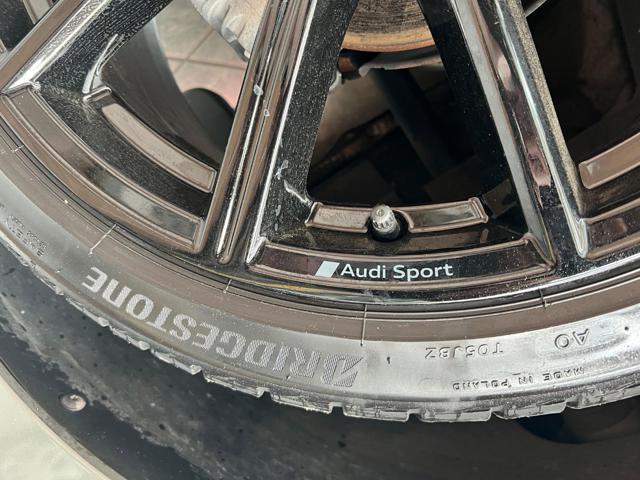 AUDI A1 SPB 35 TFSI S tronic S line edition-CERCHI 18 DARK