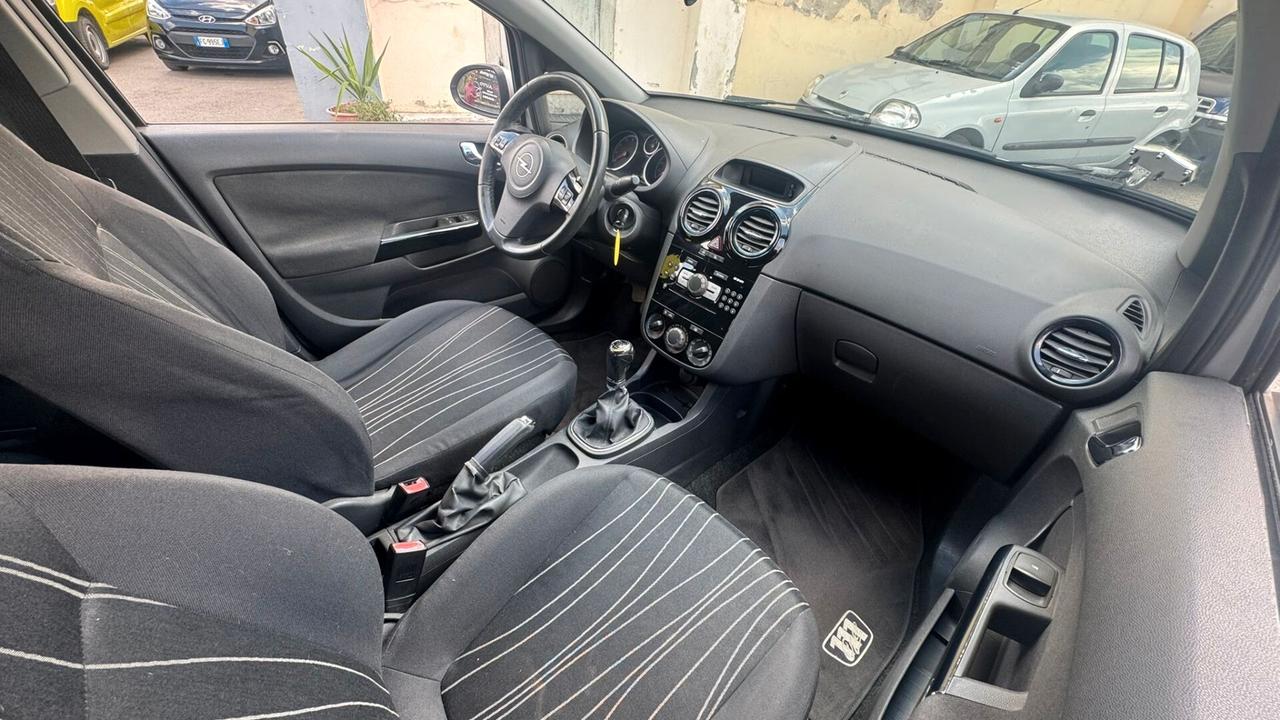 Opel Corsa 1.2 5 porte Sport