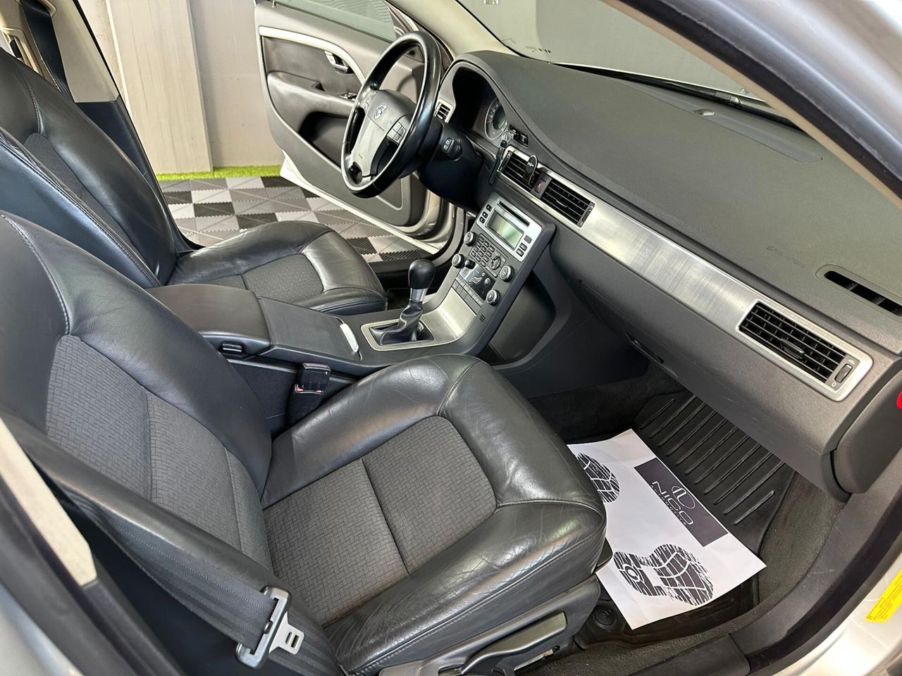 Volvo V70 2.4 D5 Momentum
