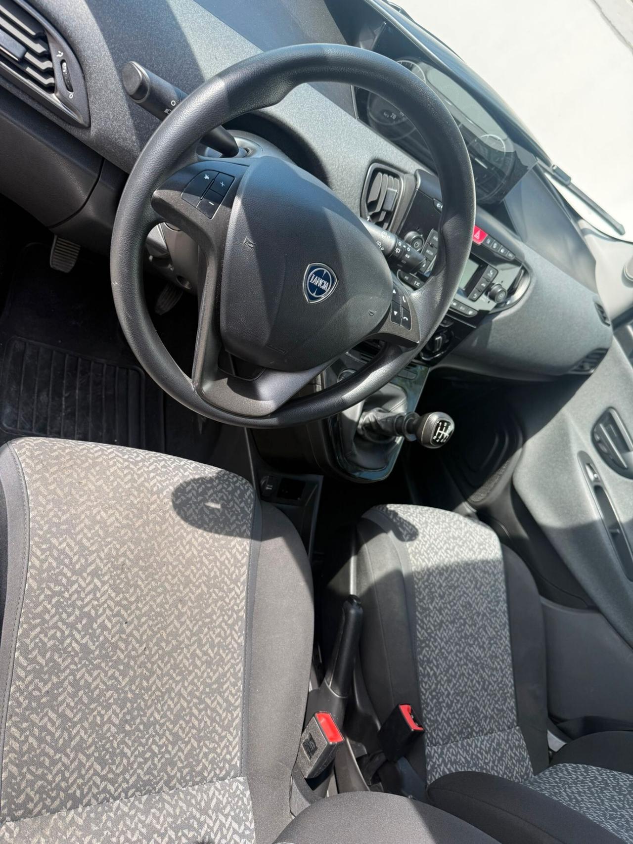 Lancia Ypsilon 1.0 FireFly 5 porte S&S Hybrid Ecochic Gold