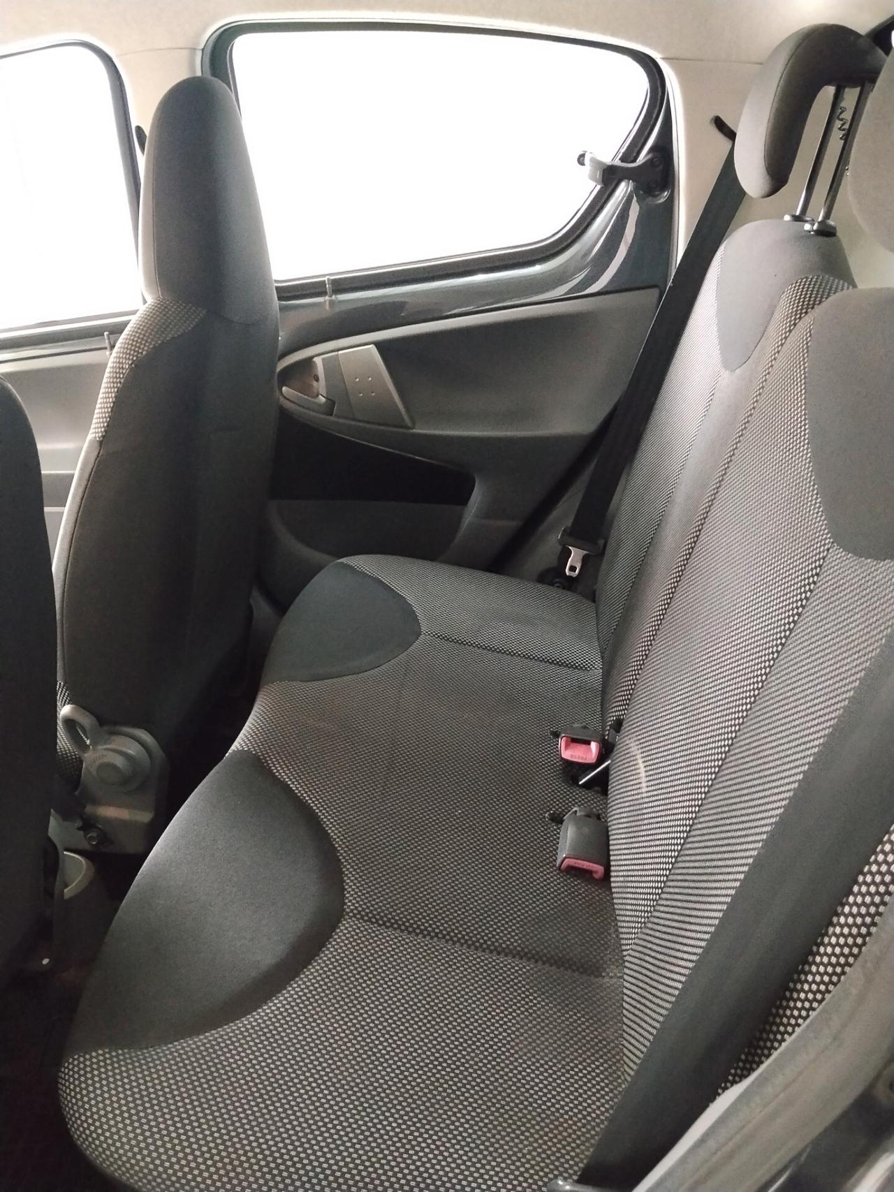 Toyota Aygo 1.0 benzina 2011 CON GARANZIA