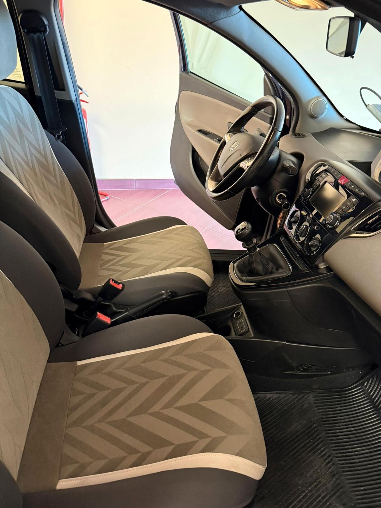 Lancia Ypsilon 1.2 69 CV 5 porte GPL Ecochic Gold
