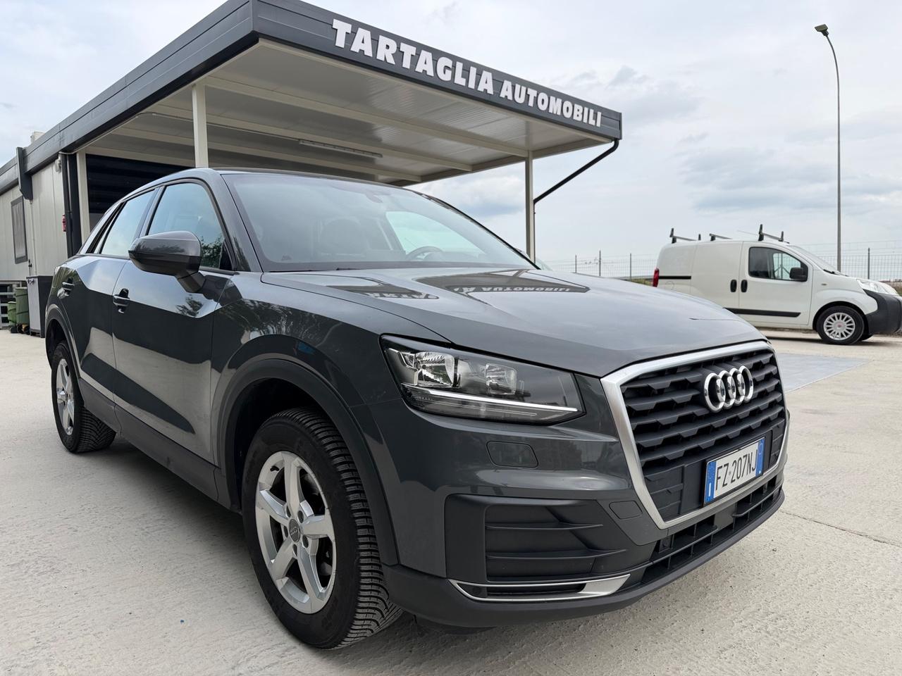 Audi Q2 30 TDI S tronic Identity Black