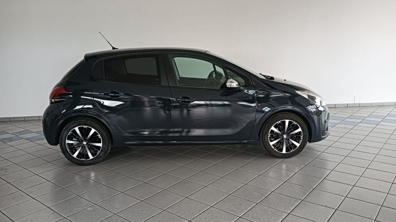 Peugeot 208 PureTech 82 Stop&Start 5 porte Signature