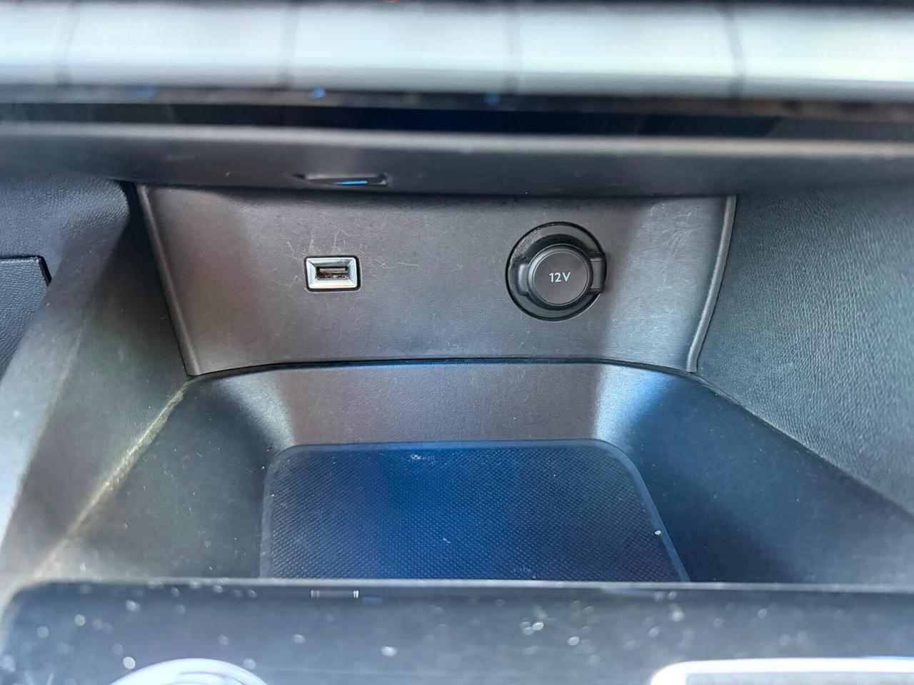 Peugeot 3008 1.5 HDi 130 EAT8 ALLURE - FULL LED/KEYLESS