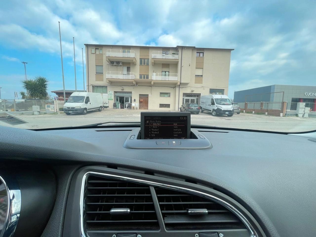 Peugeot 5008 1.6 e-HDi 112CV Stop&Start cambio robotizzato Family