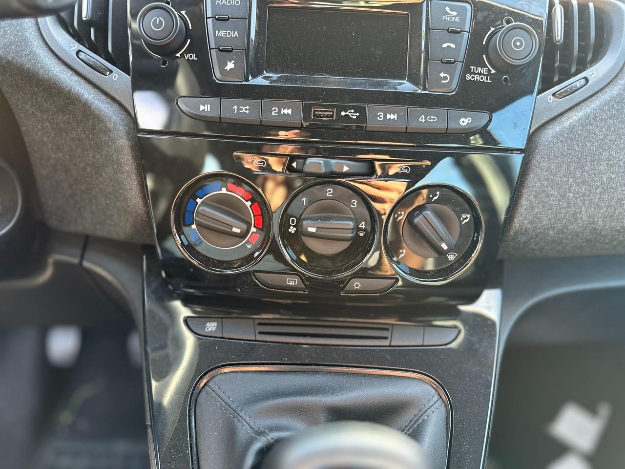 LANCIA Ypsilon III 2021 - Ypsilon 1.0 firefly hybrid Silver s&s 70cv