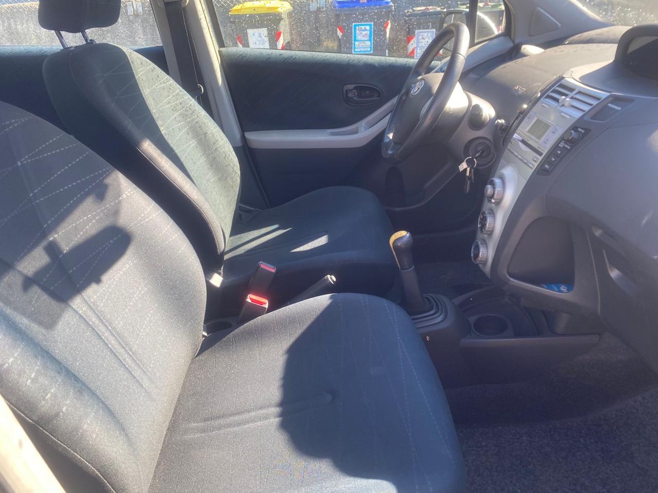 Toyota Yaris 1.0 5 porte Sol