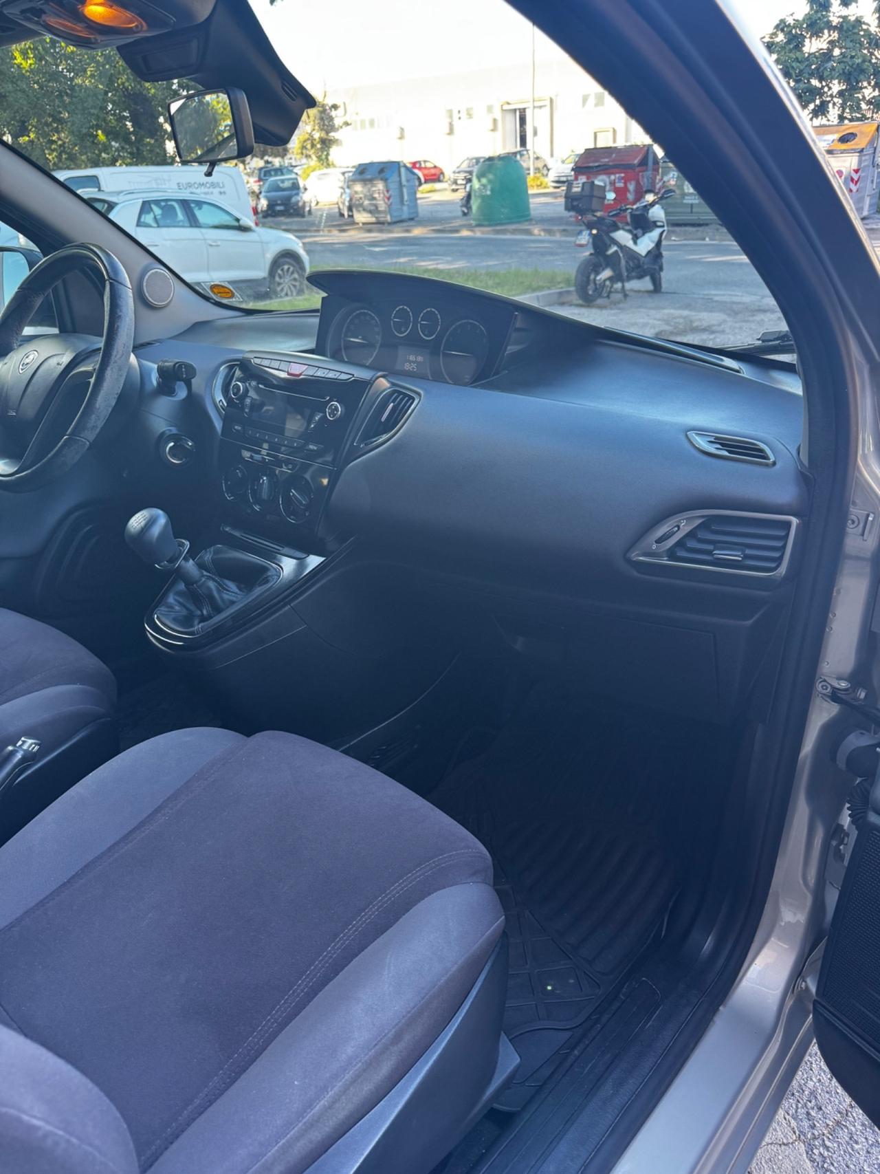Lancia Ypsilon 1.4 Unyca Ecochic GPL