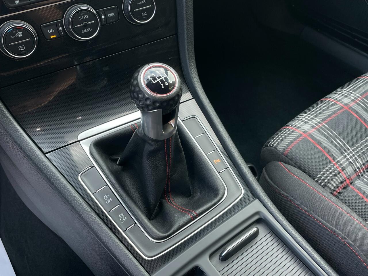 Volkswagen Golf GTI Performance 2.0 TSI 3p. "MANUALE"